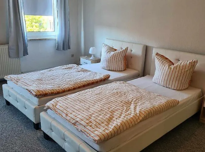 2 Raum Wohnung Im Dg
